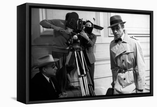 Le realisateur Jean-Pierrre Melville and Yves Montand sur le tournage du film Le Cercle Rouge, 1970-null-Framed Stretched Canvas