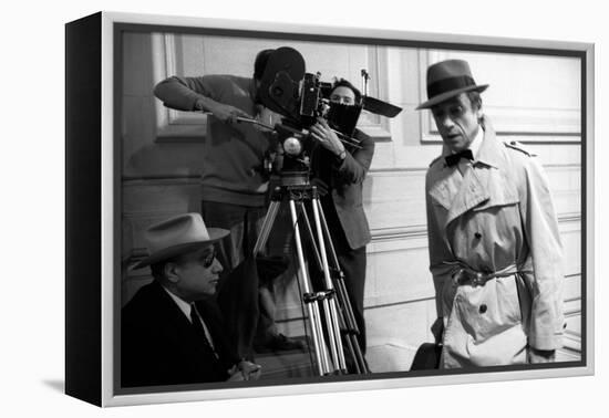 Le realisateur Jean-Pierrre Melville and Yves Montand sur le tournage du film Le Cercle Rouge, 1970-null-Framed Stretched Canvas