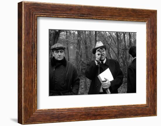 Le realisateur Jean-Pierrre Melville sur le tournage du film Le Cercle Rouge, 1970 (b/w photo)-null-Framed Photo