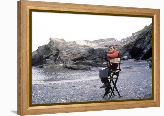 Le realisateur John Badham sur le tournage du filmb Dracula en, 1979 On the set, John Badham (direc-null-Framed Stretched Canvas