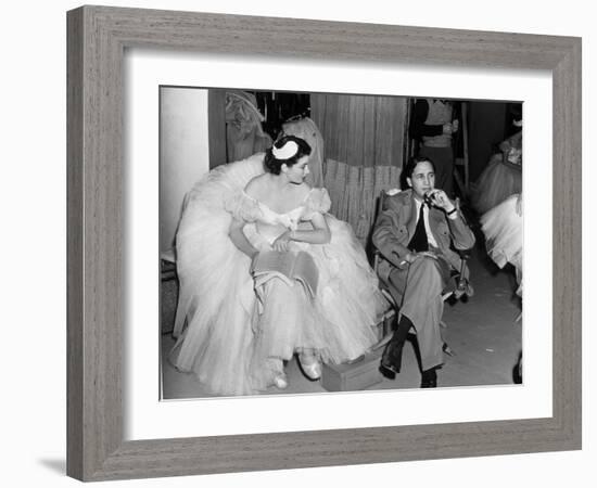 Le realisateur Mervin Leroy and Vivien Leigh sur le tournage du film La Valse dans l'ombre WATERLOO-null-Framed Photo