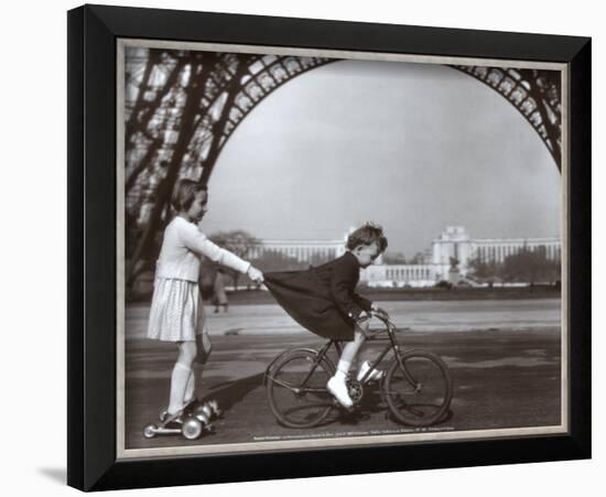 Le Remorqueur du Champ de Mars-Robert Doisneau-Framed Art Print
