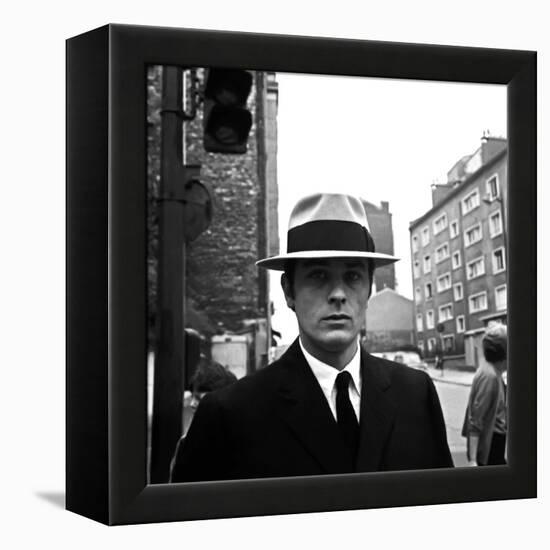 Le Samourai by Jean-Pierre Melville with Alain Delon, 1967 (photo)-null-Framed Stretched Canvas