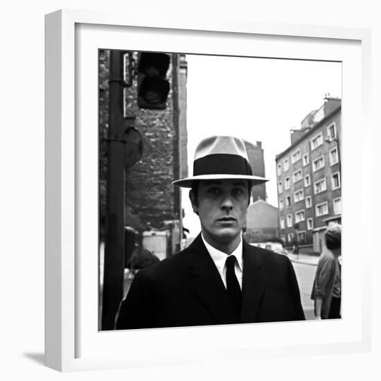 Le Samourai by Jean-Pierre Melville with Alain Delon, 1967 (photo)-null-Framed Photo