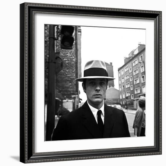 Le Samourai by Jean-Pierre Melville with Alain Delon, 1967 (photo)-null-Framed Photo