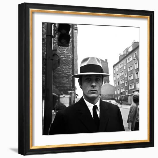 Le Samourai by Jean-Pierre Melville with Alain Delon, 1967 (photo)-null-Framed Photo