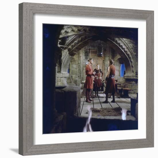 Le Seigneur by la Guerre THE WAR LORD by FranklinSchaffner with Charlton Heston, Guy Stockwell and -null-Framed Photo