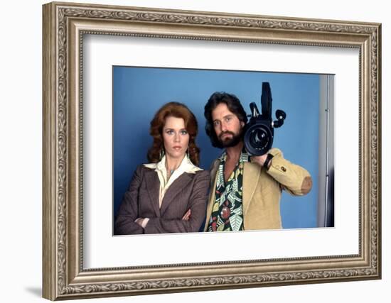 Le Syndrome Chinois THE CHINA SYNDROME by James Bridges with Michael Douglas and Jane Fonda, 1979 (-null-Framed Photo