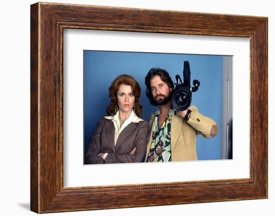 Le Syndrome Chinois THE CHINA SYNDROME by James Bridges with Michael Douglas and Jane Fonda, 1979 (-null-Framed Photo