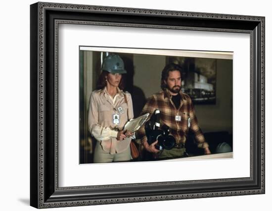 Le Syndrome Chinois THE CHINA SYNDROME by James Bridges with Michael Douglas and Jane Fonda, 1979 (-null-Framed Photo