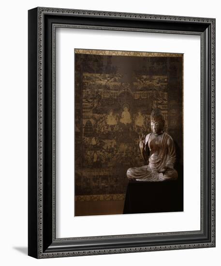 Le Taima Mandala (à l'arrière plan) ; L'Amida Nyorai (au premier plan)-null-Framed Giclee Print