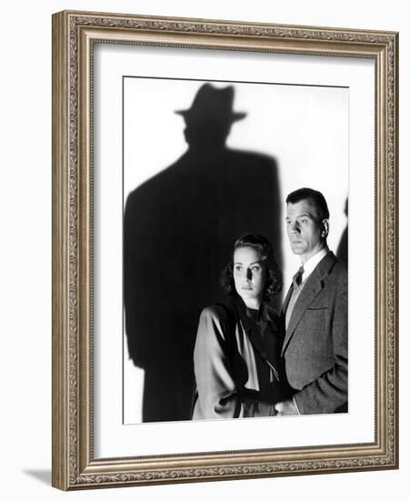 Le Troisieme Homme THE THIRD MAN by Carol Reed with Alida Valli and Joseph Cotten, 1949 (b/w photo)-null-Framed Photo