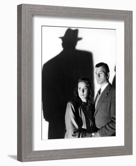 Le Troisieme Homme THE THIRD MAN by Carol Reed with Alida Valli and Joseph Cotten, 1949 (b/w photo)-null-Framed Photo