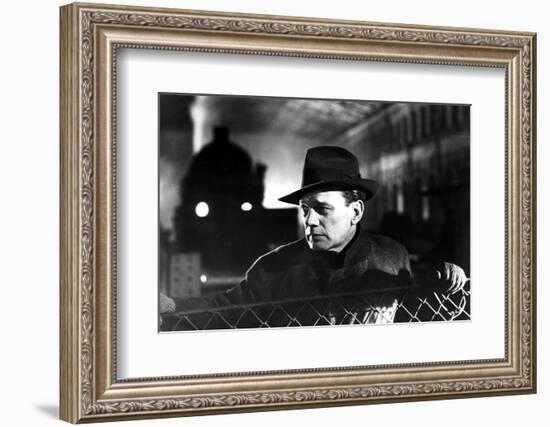 Le Troisieme Homme THE THIRD MAN by Carol Reed with Joseph Cotten, 1949 (b/w photo)-null-Framed Photo