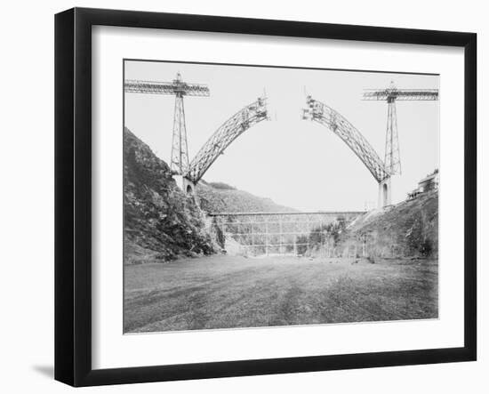 Le viaduc de Garabit en construction-Alphonse Terpereau-Framed Giclee Print