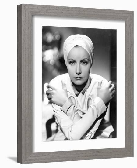 Le Voile des illusions THE PAINTED VEIL by Richard Boleslawski with Greta Garbo, 1934 (b/w photo)-null-Framed Photo