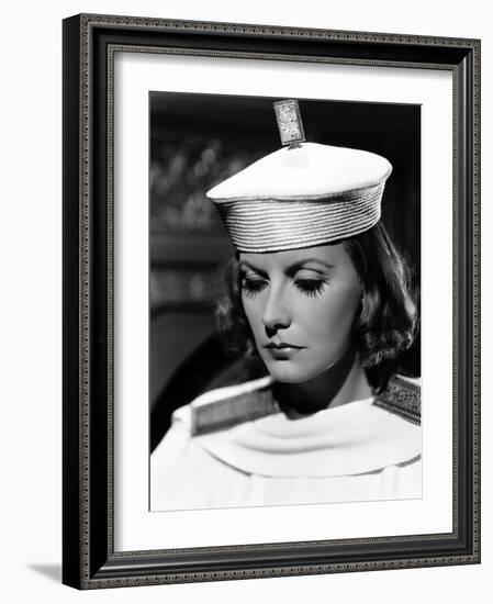 Le Voile des illusions THE PAINTED VEIL by Richard Boleslawski with Greta Garbo, 1934 (b/w photo)-null-Framed Photo