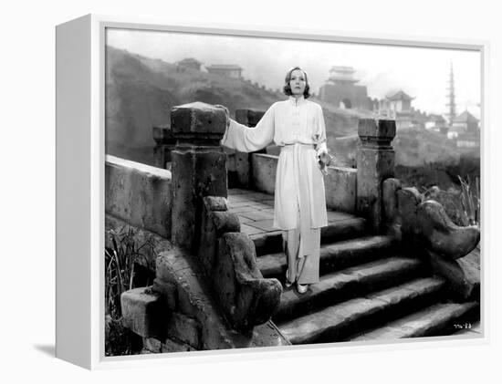 Le Voile des illusions THE PAINTED VEIL by Richard Boleslawski with Greta Garbo, 1934 (b/w photo)-null-Framed Stretched Canvas