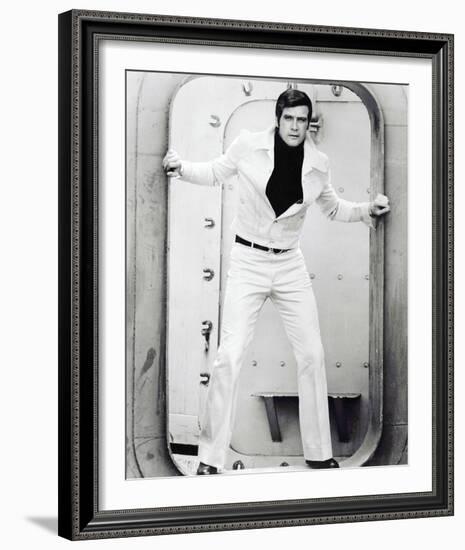 Lee Majors, The Six Million Dollar Man (1974)-null-Framed Photo