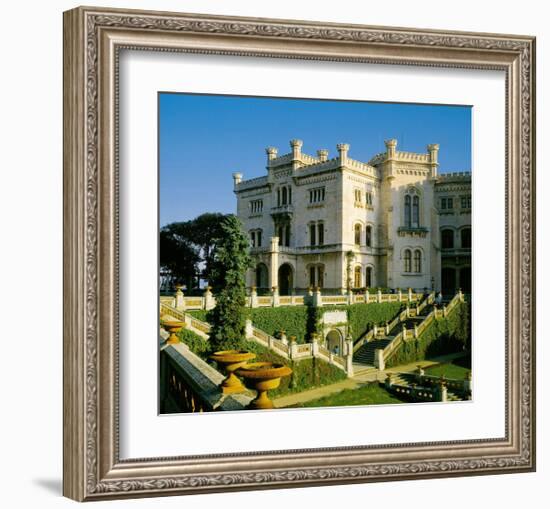 Leeds Castle-Kent Garden-null-Framed Art Print