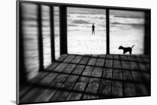 Left Behind-Paulo Abrantes-Mounted Photographic Print