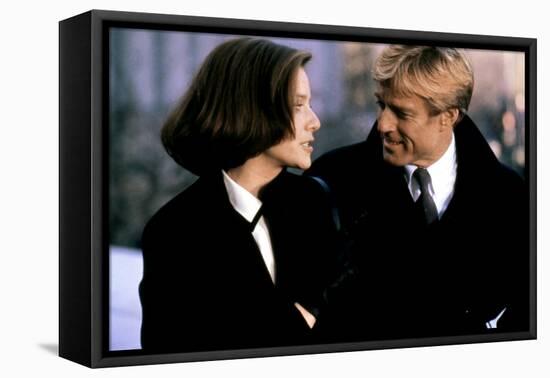 LEGAL EAGLES, 1986 directed by IVAN REITMAN Debra Winger and Robert Redford (photo)-null-Framed Stretched Canvas