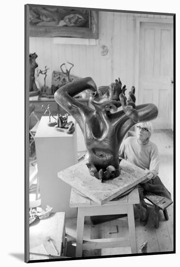 Leon Underwood in his studio with 'Phoenix for Europe', c.1971-72-null-Mounted Photographic Print