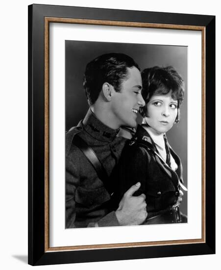 Les Ailes WINGS by WilliamWellman with Richard Arlen and Clara Bow, 1927 (Oscar, 1927) (b/w photo)-null-Framed Photo