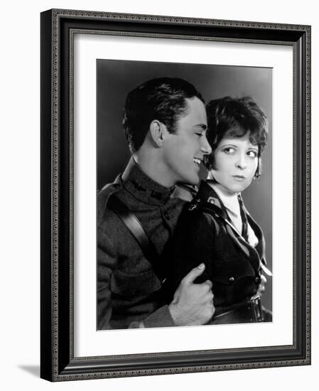 Les Ailes WINGS by WilliamWellman with Richard Arlen and Clara Bow, 1927 (Oscar, 1927) (b/w photo)-null-Framed Photo