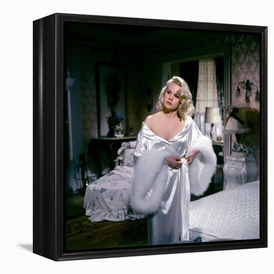 Les Ambitieux THE CARPETBAGGERS by Edward Dmytryk with Carroll Baker, 1964 Baker (photo)-null-Framed Stretched Canvas
