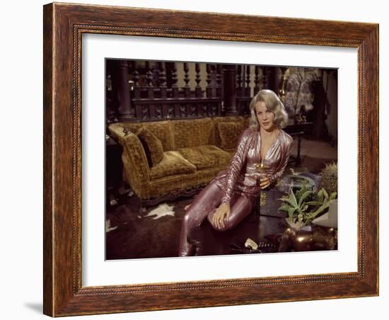 Les Ambitieux THE CARPETBAGGERS by Edward Dmytryk with Carroll Baker, 1964 (photo)-null-Framed Photo