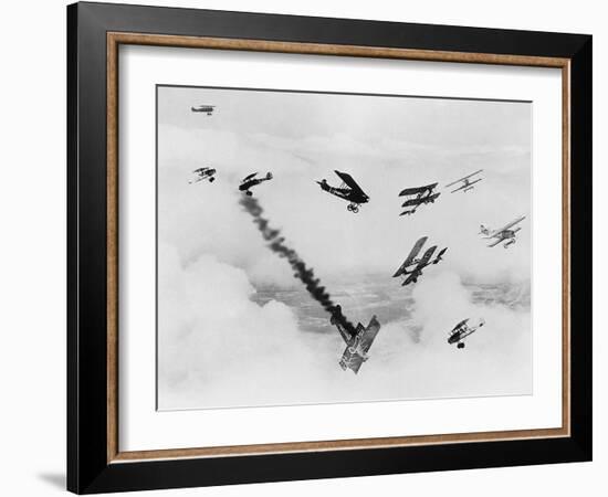 Les anges by l'enfer, HELL'S ANGELS, by HowardHughes, 1930 (b/w photo)-null-Framed Photo