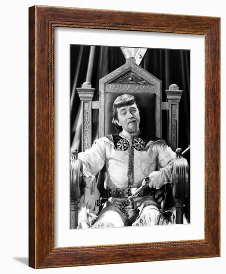 Les aventures by Robin des bois THE ADVENTURES OF ROBIN HOOD by Michael Curtiz and William Keighley-null-Framed Photo