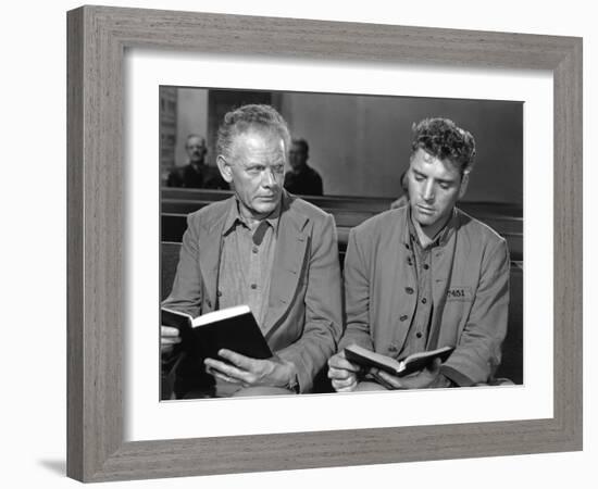 Les demons by la Liberte Brute Force by JulesDassin with Charles Bickford and Burt Lancaster, 1947 -null-Framed Photo