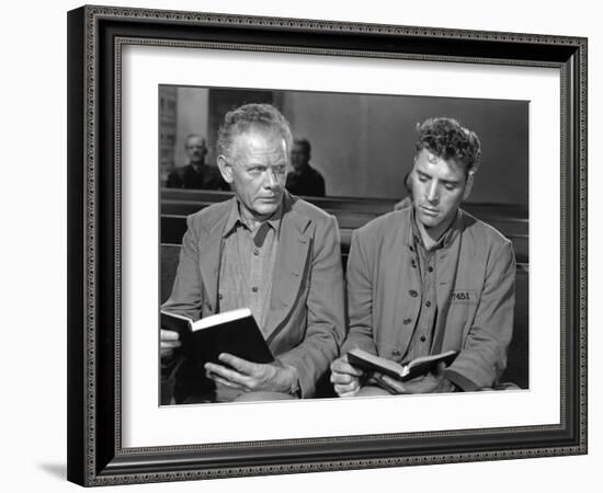 Les demons by la Liberte Brute Force by JulesDassin with Charles Bickford and Burt Lancaster, 1947 -null-Framed Photo