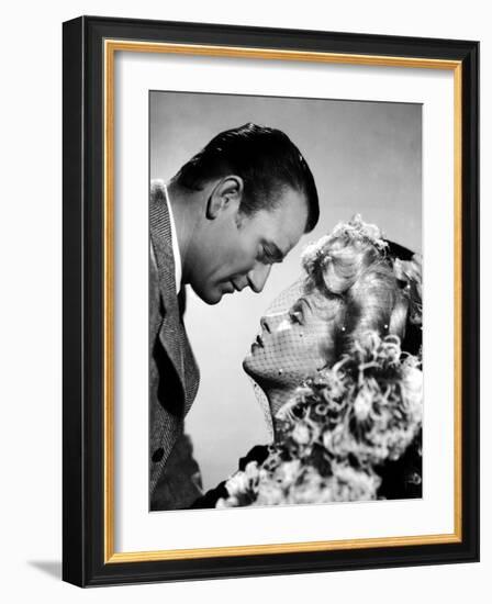 Les Ecumeurs THE SPOILERS by Ray Enright with John Wayne and Marlene Dietrich, 1942 (b/w photo)-null-Framed Photo