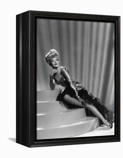 Les Ecumeurs THE SPOILERS by Ray Enright with Marlene Dietrich, 1942 (photo)-null-Framed Stretched Canvas