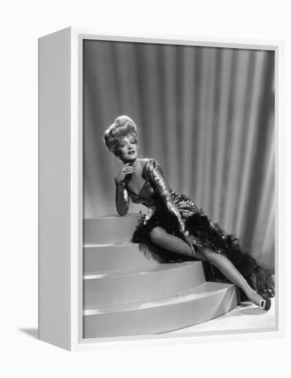 Les Ecumeurs THE SPOILERS by Ray Enright with Marlene Dietrich, 1942 (photo)-null-Framed Stretched Canvas