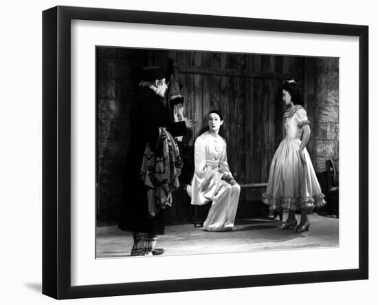 LES ENFANTS DU PARADIS directed by MarcelCarne with Jean-Louis Barrault and Maria Casares, 1944 (b/-null-Framed Photo