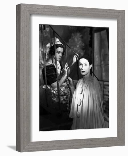 LES ENFANTS DU PARADIS directed by MarcelCarne with Maria Casares and Jean-Louis Barrault, 1944 (b/-null-Framed Photo