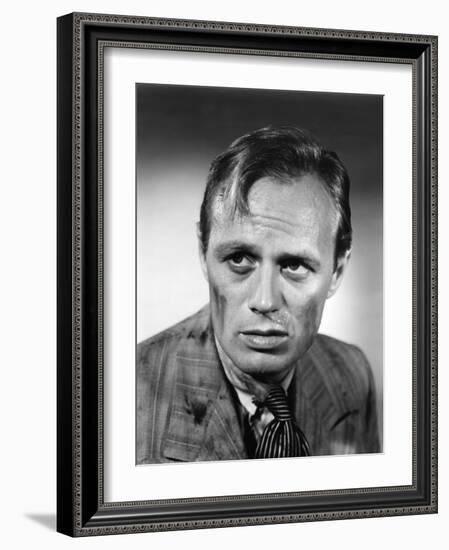 Les Forbans by la nuit Night and the City by JulesDassin with Richard Widmark, 1950 (b/w photo)-null-Framed Photo