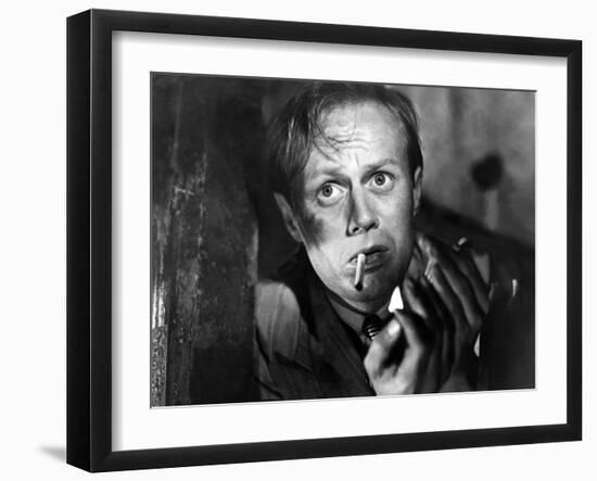 Les Forbans by la nuit Night and the City by JulesDassin with Richard Widmark, 1950 (b/w photo)-null-Framed Photo