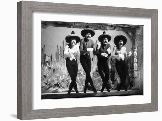 Les Freres Jacques Dans Le Film La Rose Rouge De Marcellopagliero 1951-null-Framed Photo