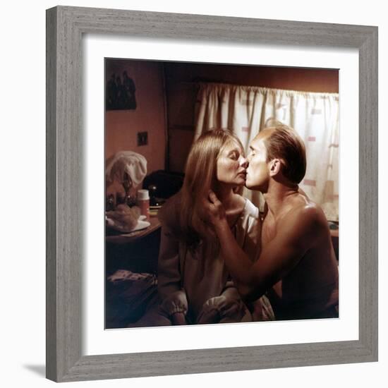 Les Gens by la pluie THE RAIN PEOPLE by Francis Ford Coppola with Shirley Knight and Robert Duvall,-null-Framed Photo