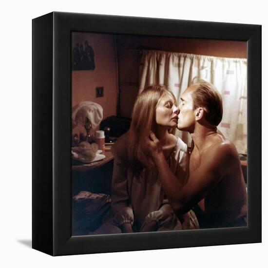 Les Gens by la pluie THE RAIN PEOPLE by Francis Ford Coppola with Shirley Knight and Robert Duvall,-null-Framed Stretched Canvas