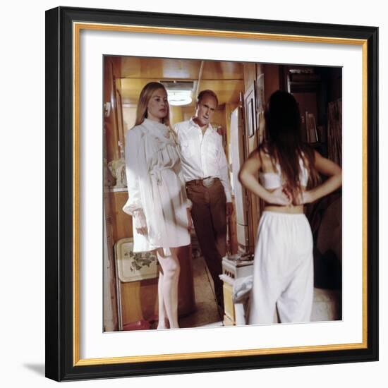 Les Gens by la pluie THE RAIN PEOPLE by Francis Ford Coppola with Shirley Knight, Robert Duvall and-null-Framed Photo