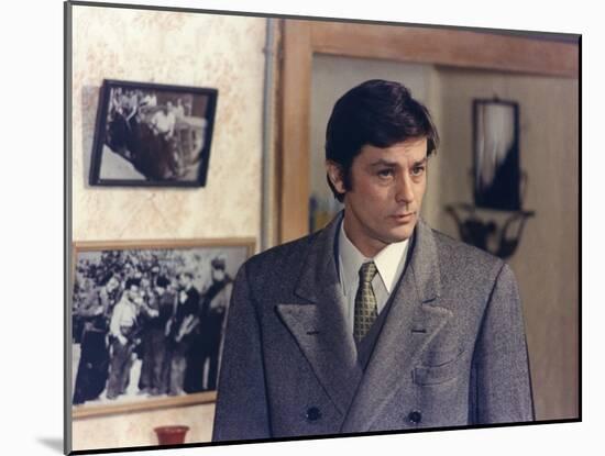 Les granges brulees The Burned Barns by Jean Chapot with Alain Delon, 1973 (photo)-null-Mounted Photo