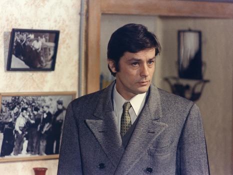 Les granges brulees The Burned Barns by Jean Chapot with Alain Delon, 1973  (photo)' Photo | Art.com