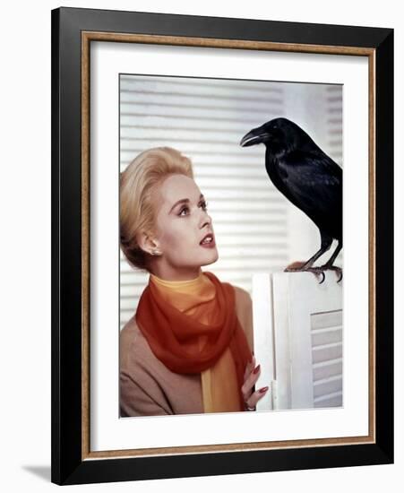 Les Oiseaux THE BIRDS d'Alfred Hitchcock with Tippi Hedren, 1963 (photo)-null-Framed Photo