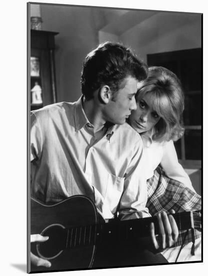 LES PARISIENNES, 1961 directed by MARC ALLEGRET Johnny Hallyday and Catherine Deneuve (b/w photo)-null-Mounted Photo